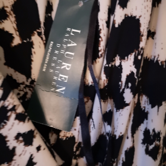 Dress - Picture 3 of 10